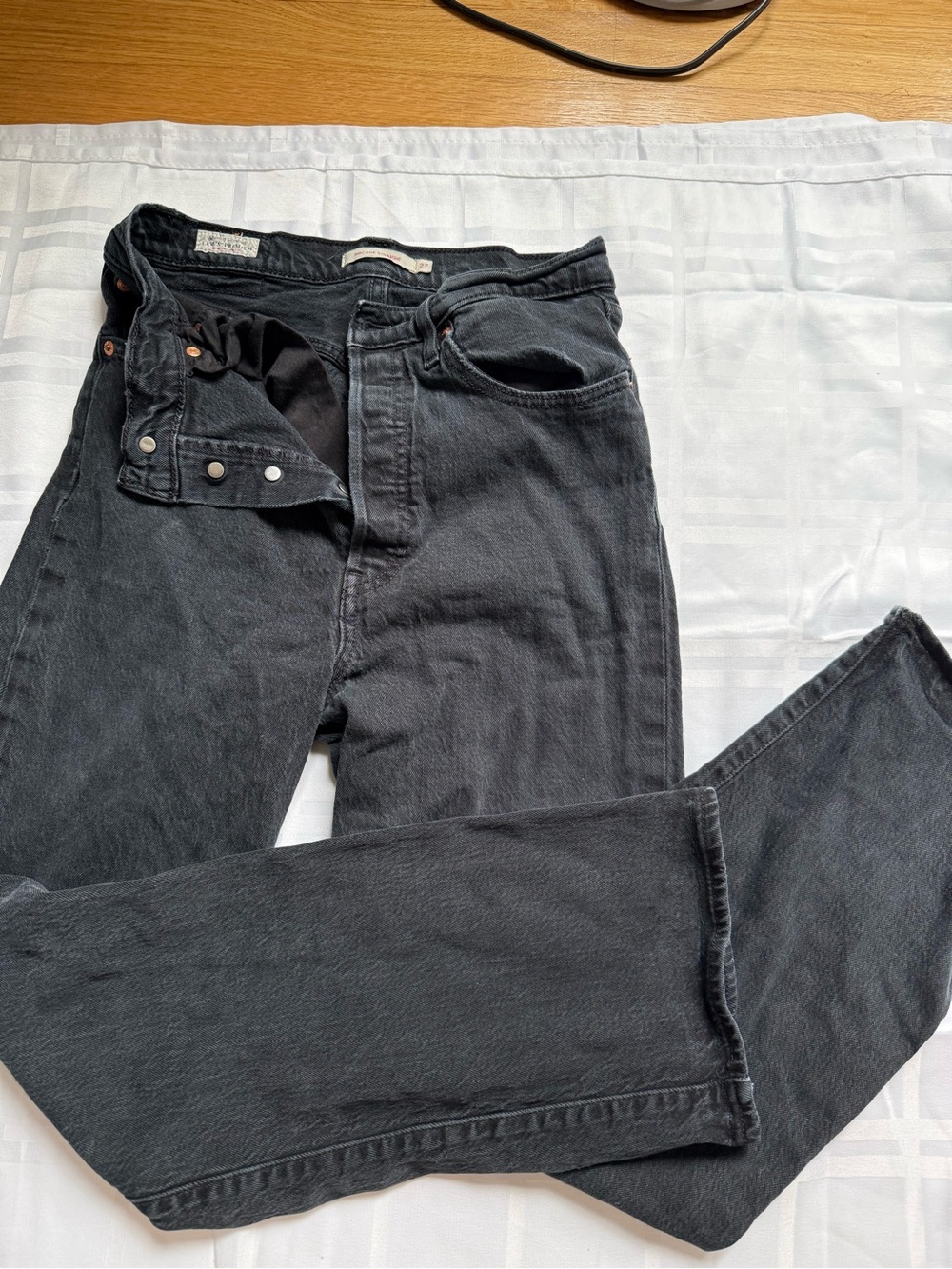 Levi's women's Straight Jeans in Washed Black